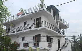 Village Star Rest-Mirissa